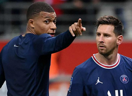 مبابي يهنئ ميسي